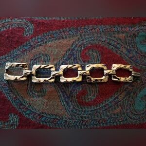 Silverstone Bracelet with clasp opening